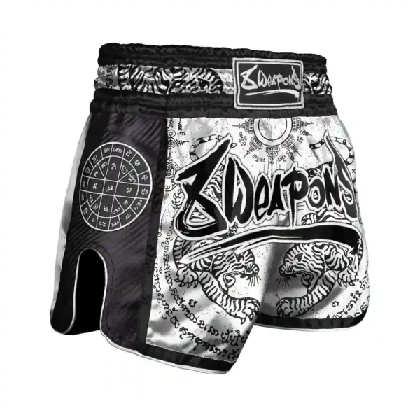 8 Vapen Muay Thai Shorts Carbon Sak Yant Tigers Vit